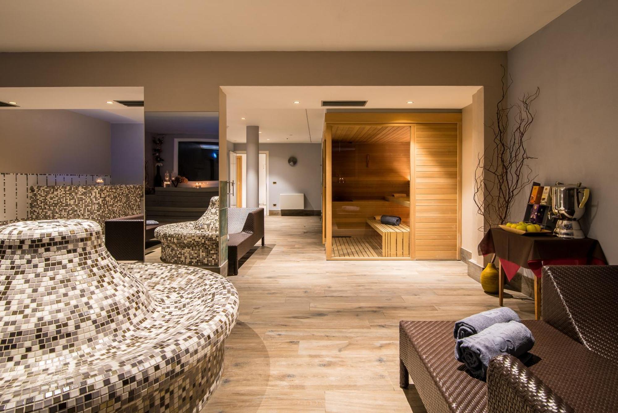 Hotel Colfosco San Martino Di Castrozza Bagian luar foto