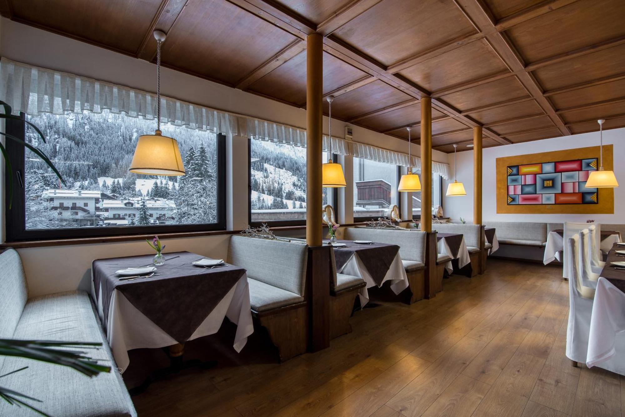 Hotel Colfosco San Martino Di Castrozza Bagian luar foto