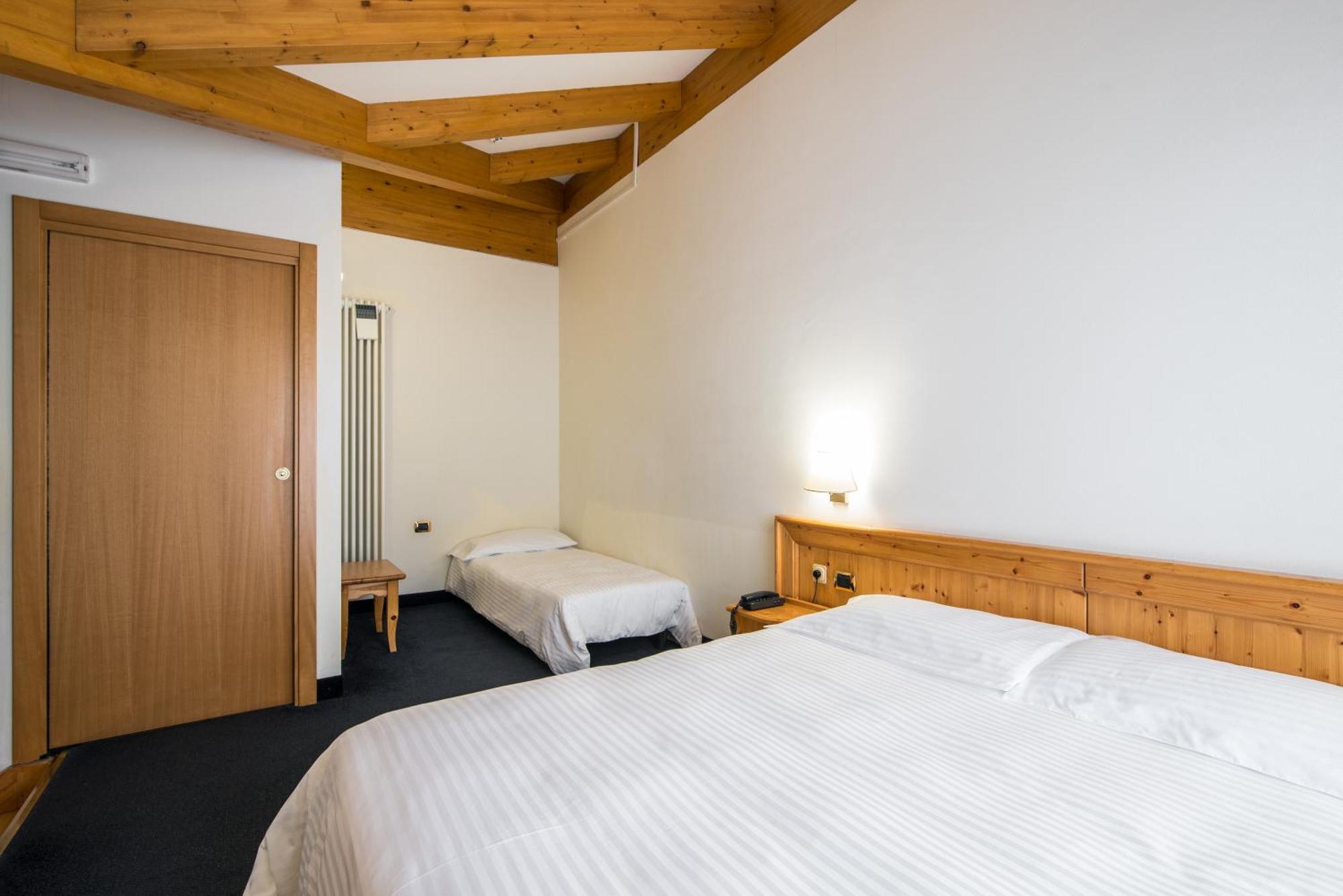 Hotel Colfosco San Martino Di Castrozza Ruang foto