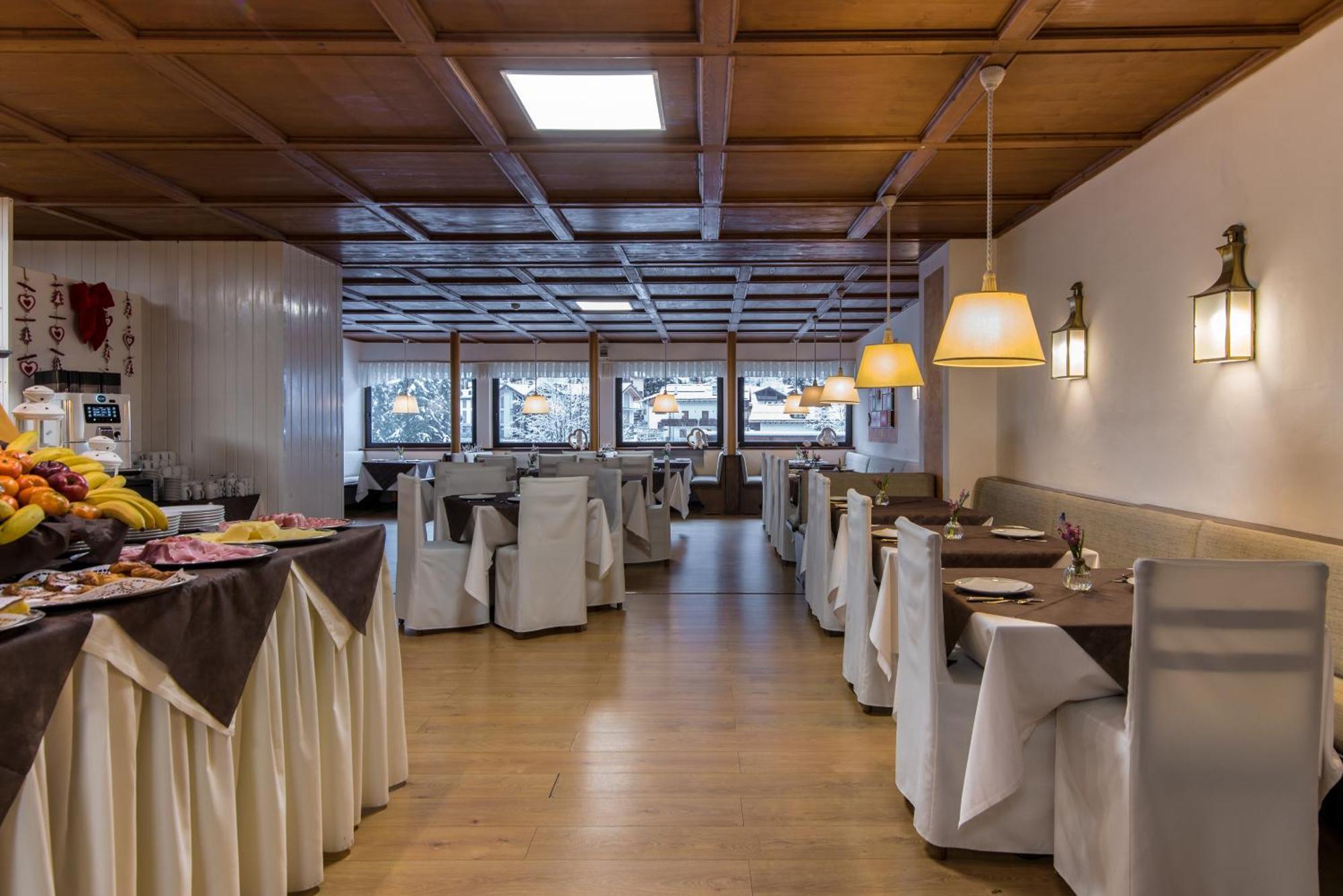 Hotel Colfosco San Martino Di Castrozza Bagian luar foto