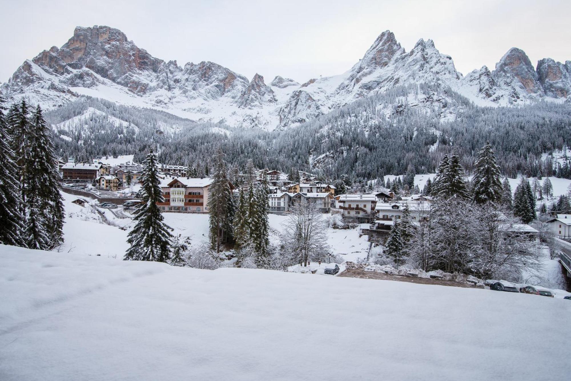 Hotel Colfosco San Martino Di Castrozza Bagian luar foto