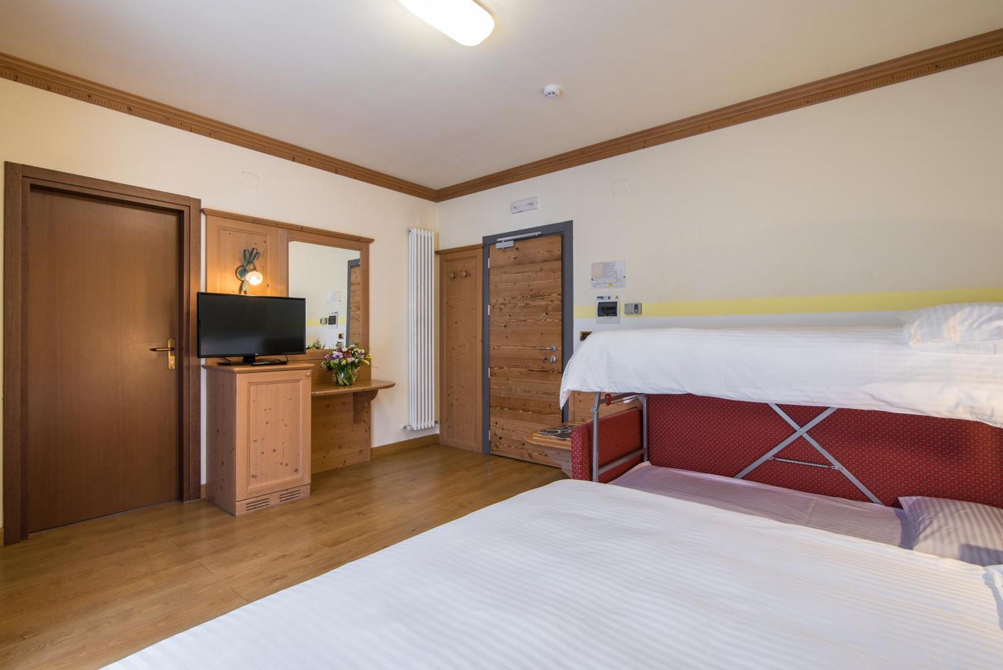 Hotel Colfosco San Martino Di Castrozza Bagian luar foto