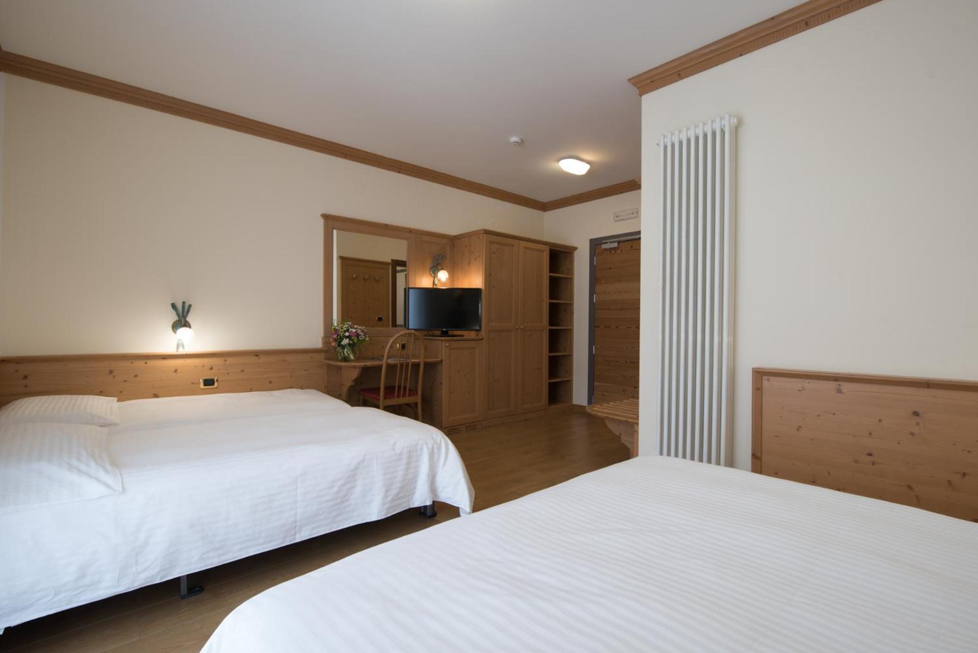Hotel Colfosco San Martino Di Castrozza Bagian luar foto