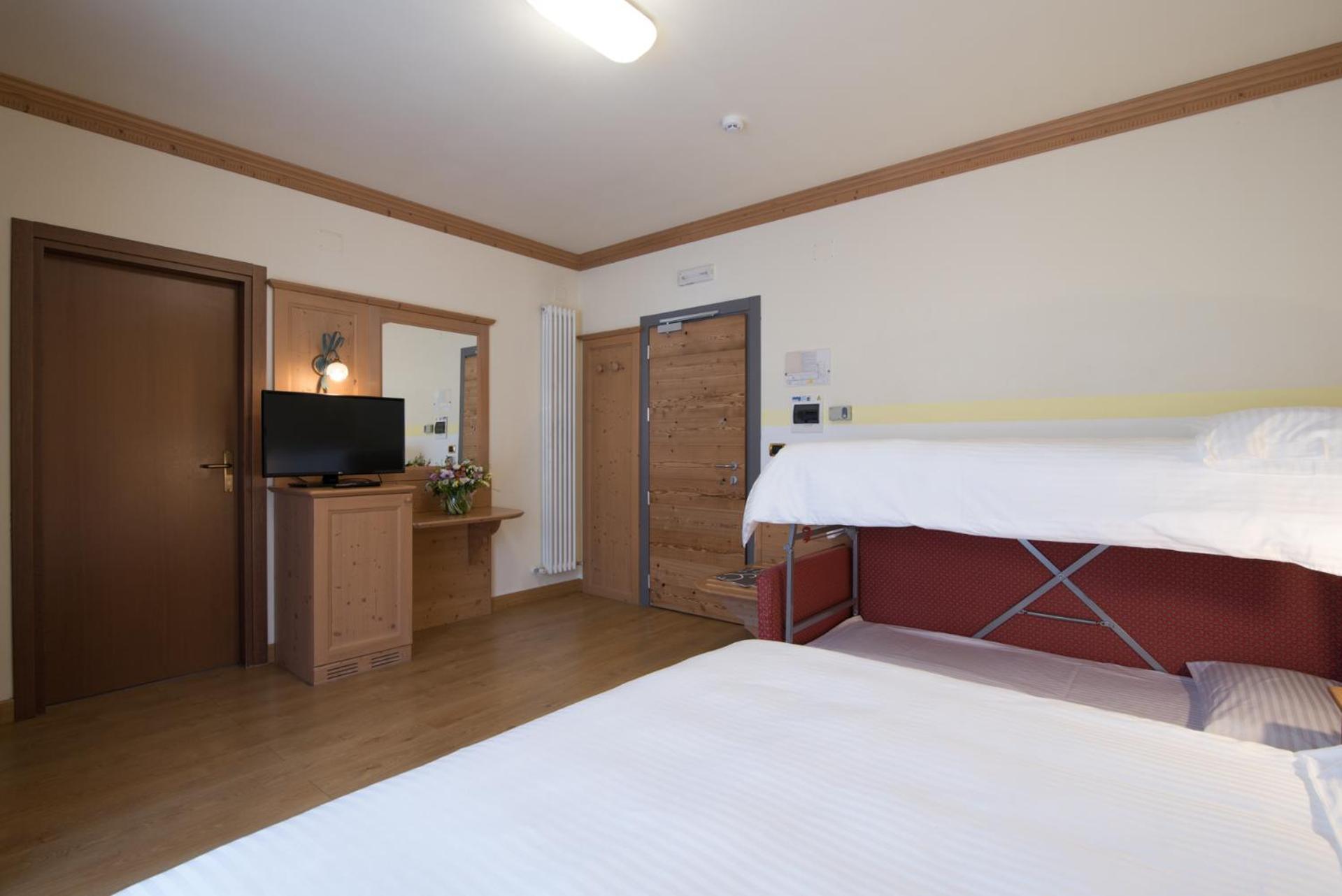 Hotel Colfosco San Martino Di Castrozza Bagian luar foto